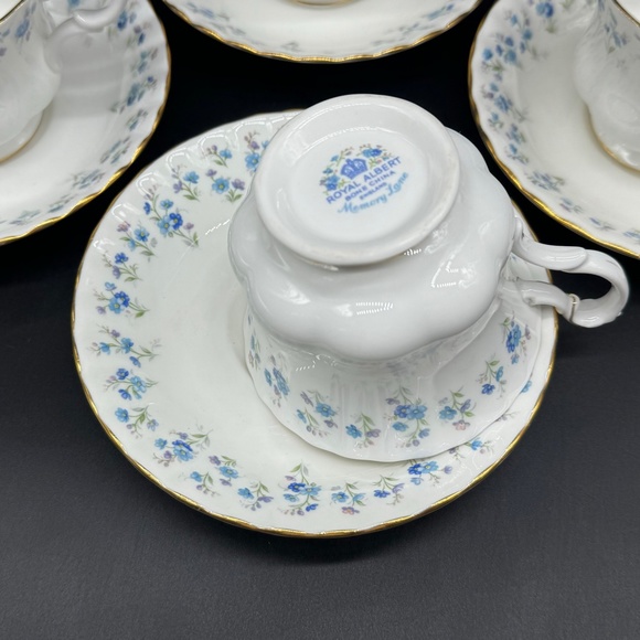 Royal Albert Memory Lane Tea Cup Saucer Sets(Set of 4) Bone China England - Picture 4 of 4